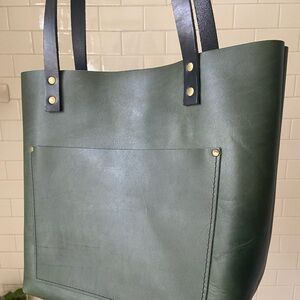 PLG Jade 🍀 Medium Classic Tote